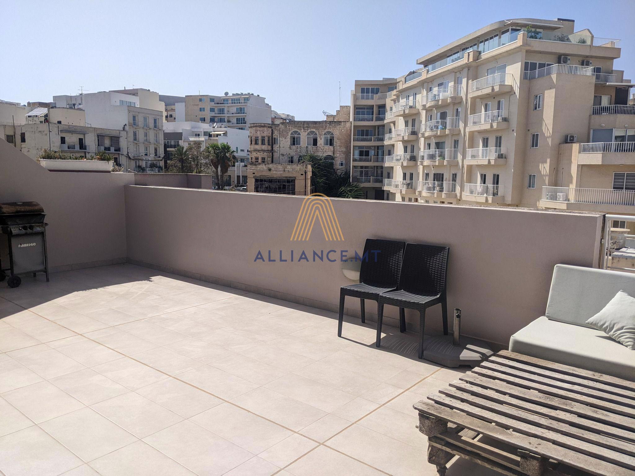 1 Bedroom Penthouse for Rent in Sliema — Sliema, Malta — photo 3