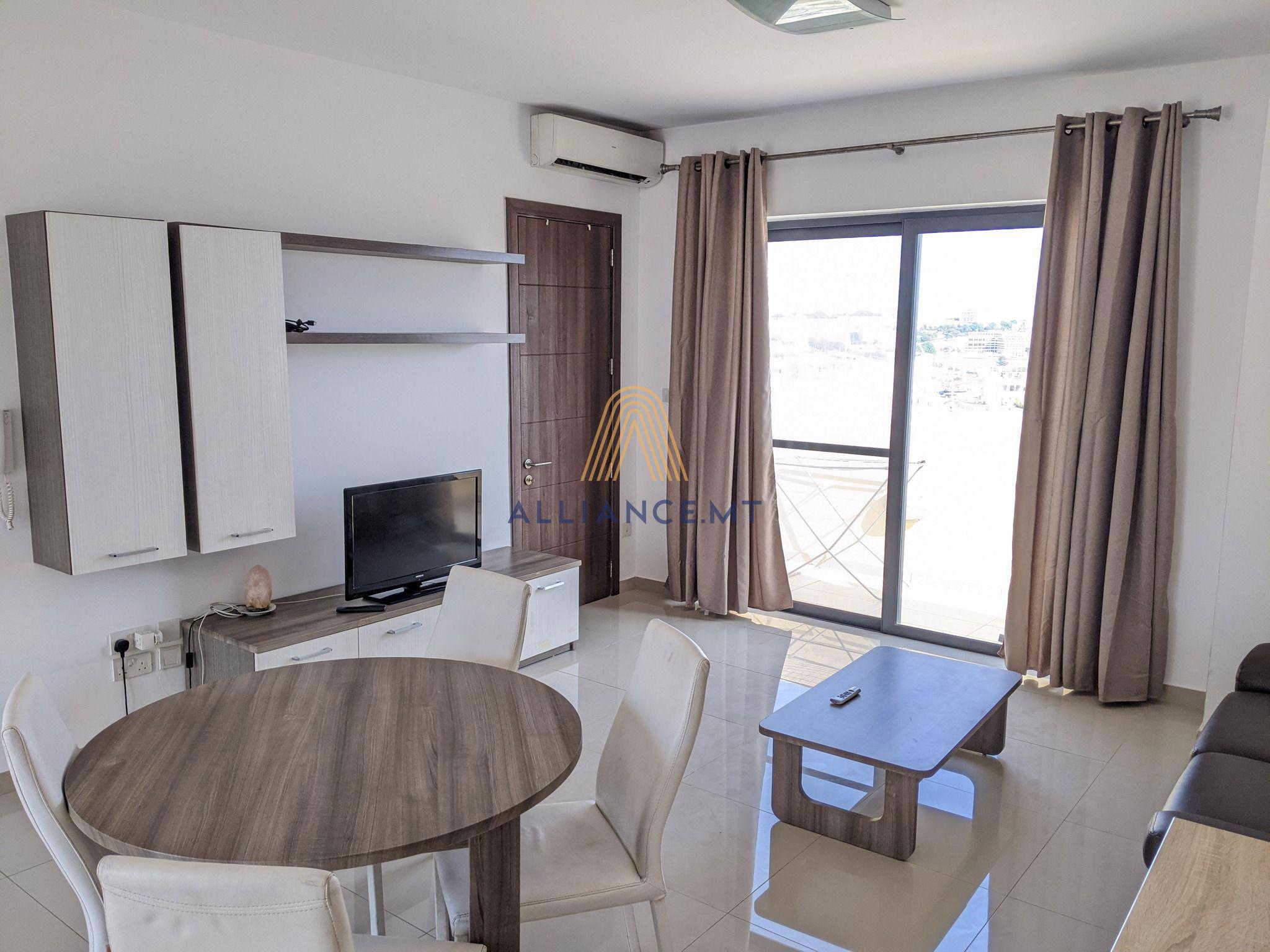 1 Bedroom Penthouse for Rent in Sliema — Sliema, Malta — photo 4