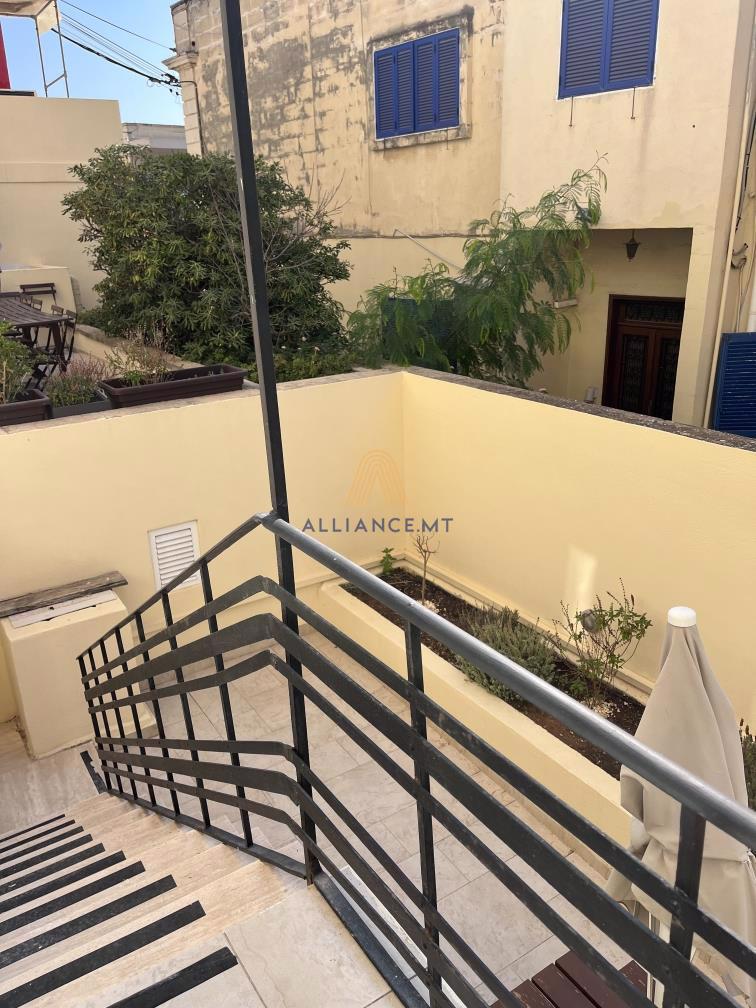 4 Bedroom Villa for Rent in Ta' Xbiex — Ta' Xbiex, Malta — photo 4