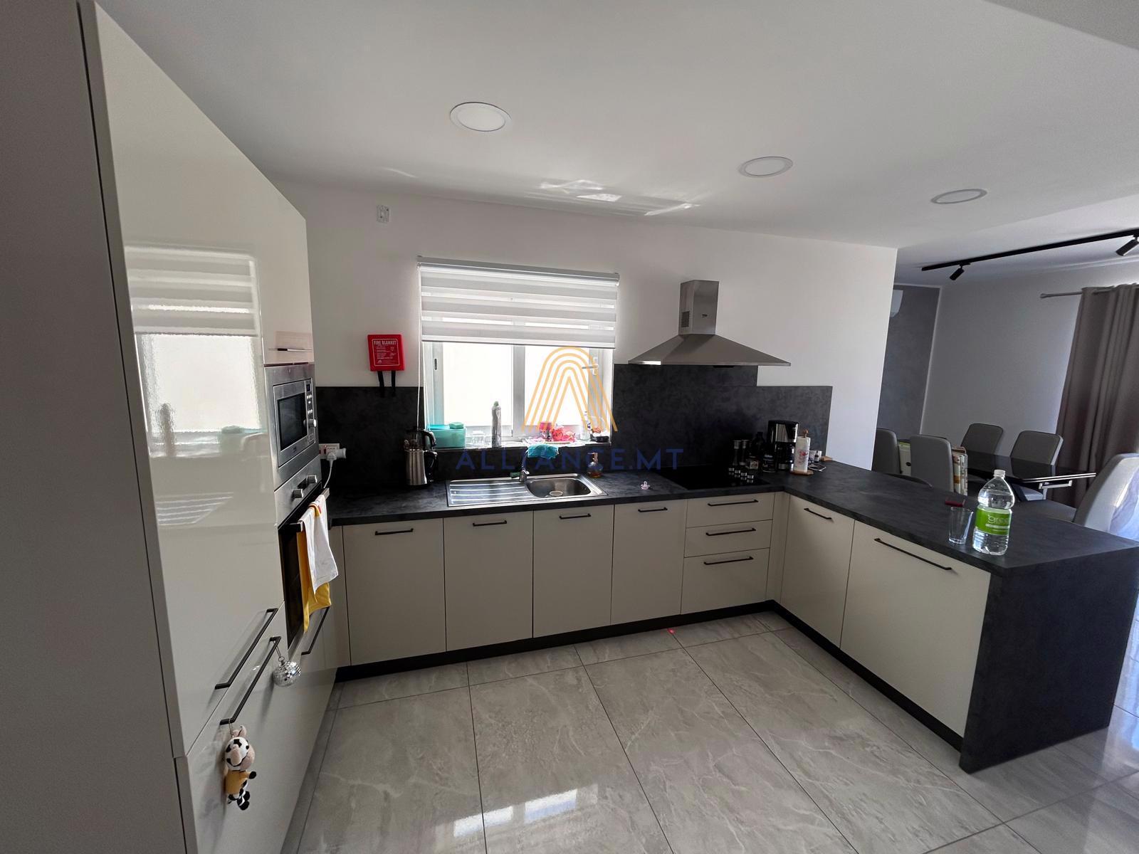 3 Bedroom Penthouse for Rent in Zebbug — Zebbug, Malta — photo 3