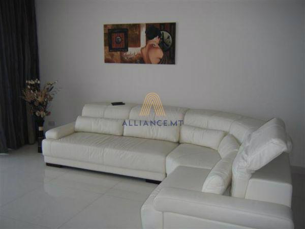 3 Bedroom Penthouse for Rent in Sliema — Sliema, Malta — photo 4
