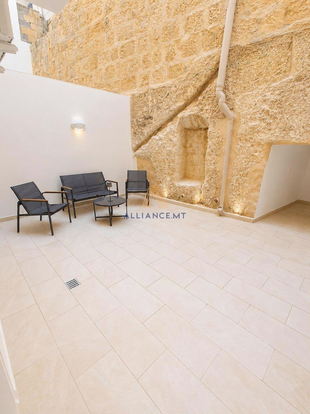 2 Bedroom Maisonette (Ground Floor) for Rent in Mellieha — Mellieha, Malta — photo 3