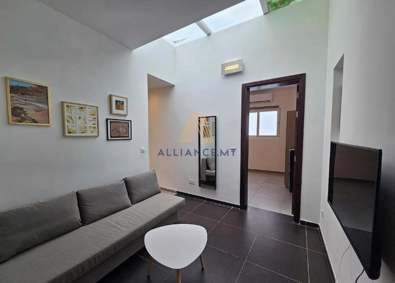 1 Bedroom Penthouse for Rent in Ta' Xbiex — Ta' Xbiex, Malta — photo 3