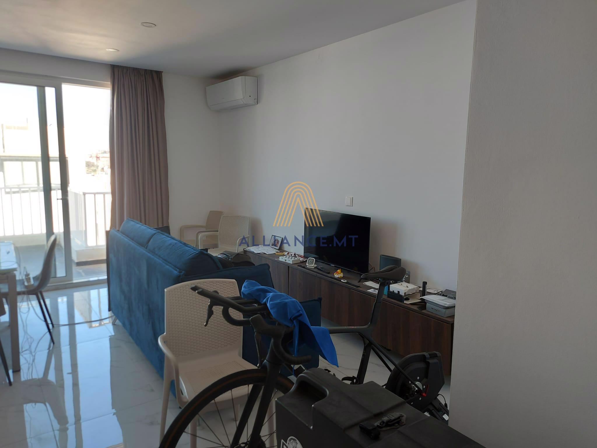 1 Bedroom Penthouse for Rent in Gzira — Gzira, Malta — photo 3