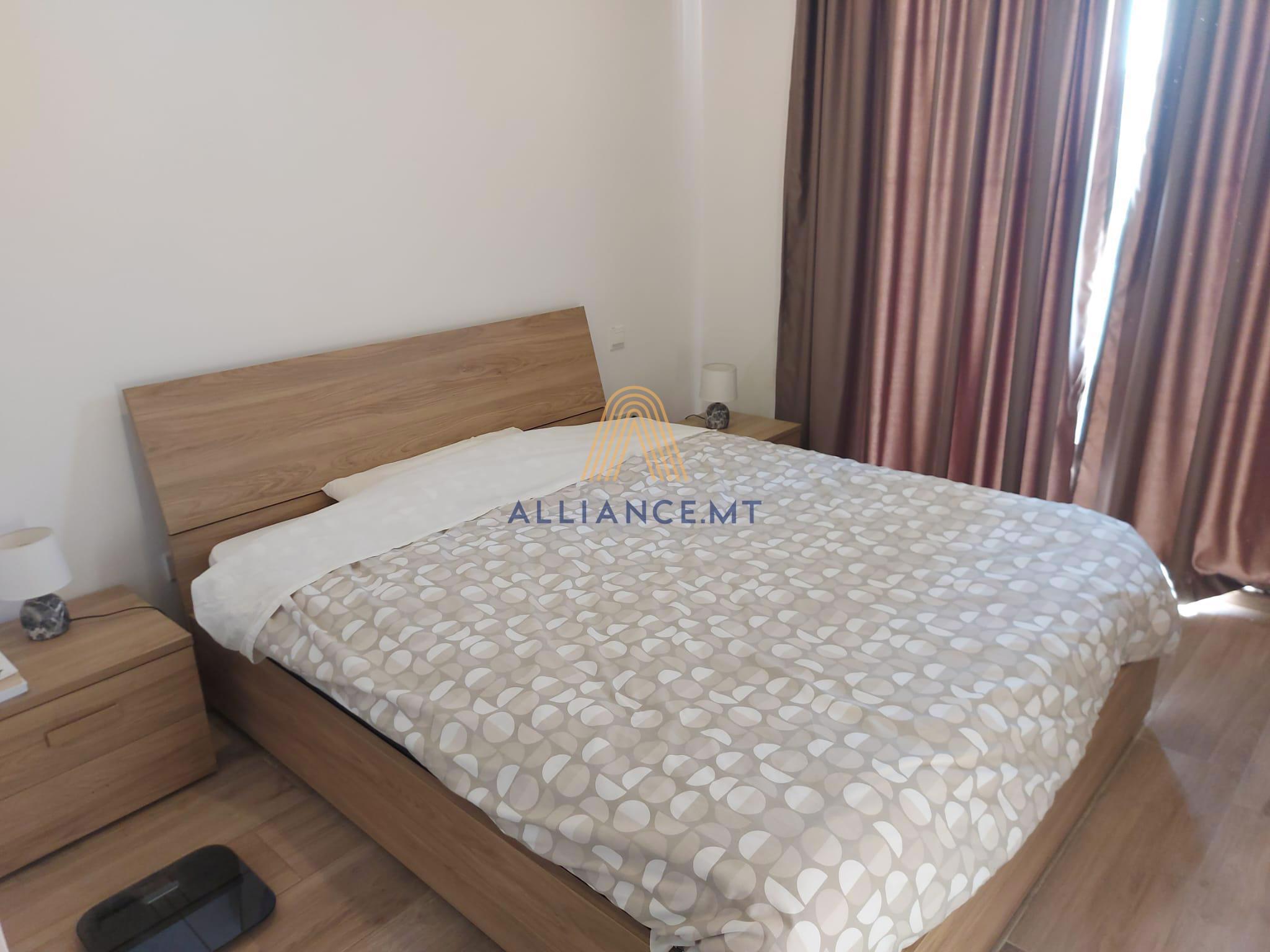 1 Bedroom Penthouse for Rent in Gzira — Gzira, Malta — photo 4