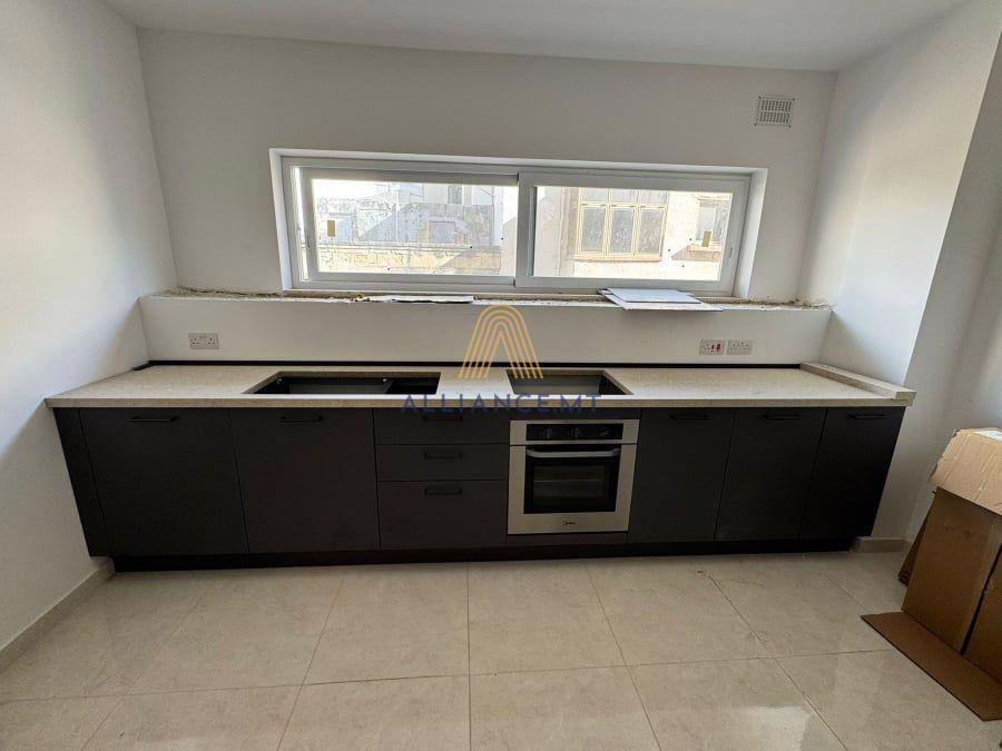2 Bedroom Apartment for Rent in Gzira — Gzira, Malta — photo 2