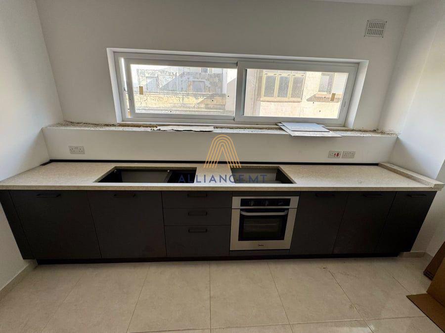 2 Bedroom Apartment for Rent in Gzira — Gzira, Malta — photo 3
