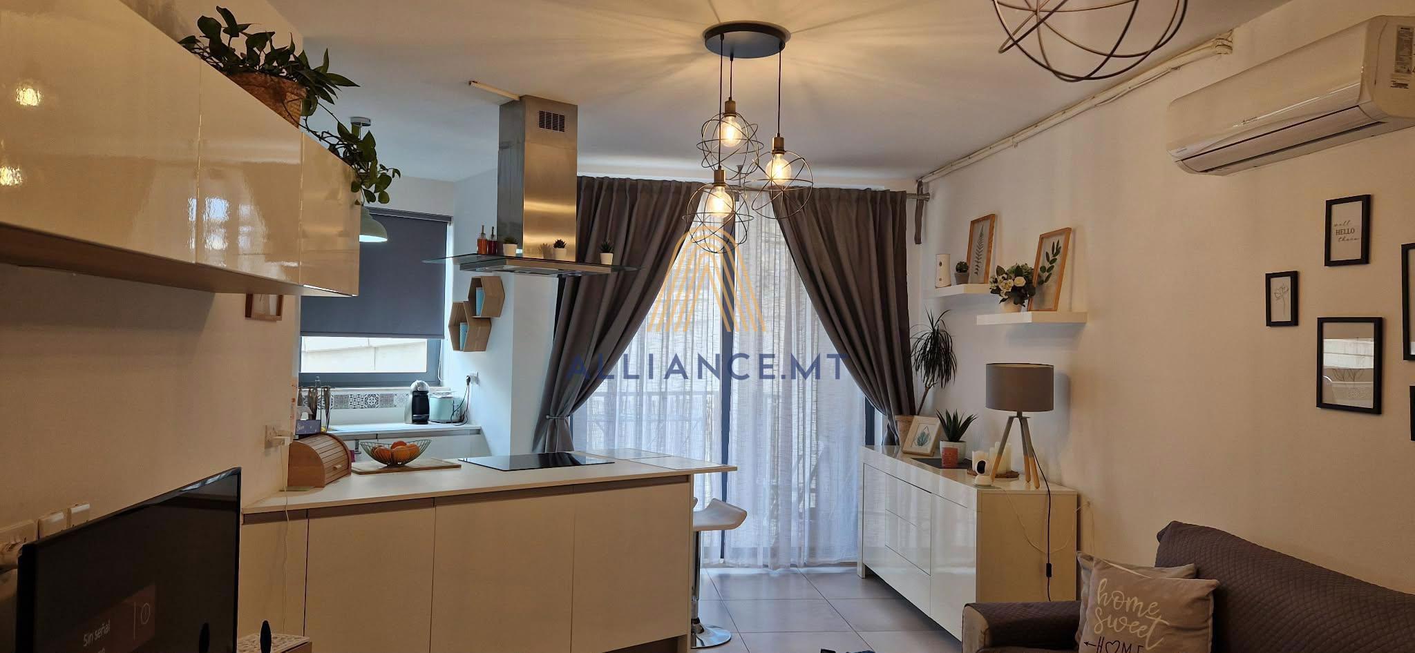 2 Bedroom Apartment for Rent in Gzira — Gzira, Malta — photo 2