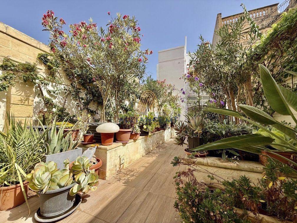 4 Bedroom Townhouse for Sale in Zejtun — Zejtun, Malta — photo 2