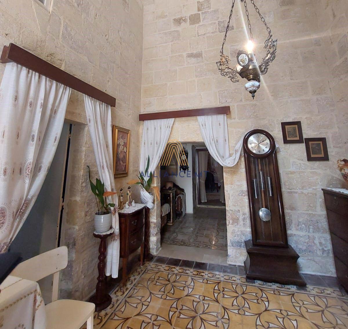 4 Bedroom House Of Character for Sale in Zebbug — Zebbug, Malta — photo 2