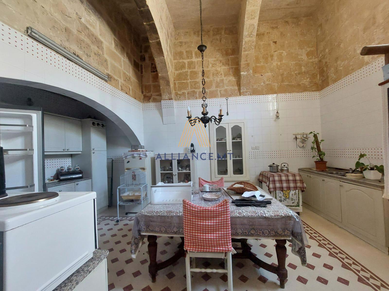 4 Bedroom House Of Character for Sale in Zebbug — Zebbug, Malta — photo 4