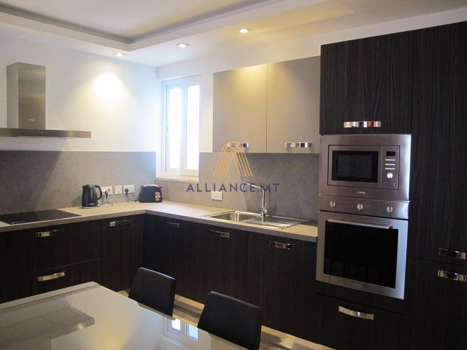 1 Bedroom Penthouse for Rent in Gzira — Gzira, Malta — photo 2