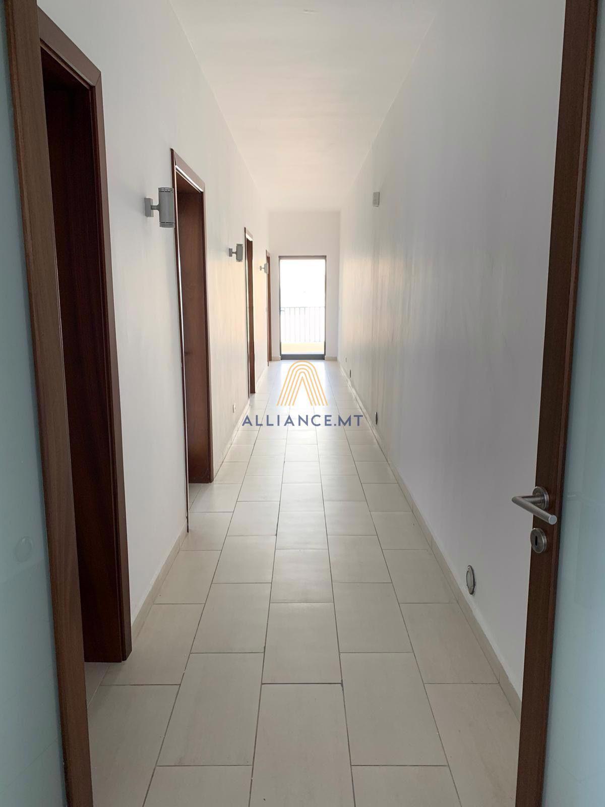 3 Bedroom Apartment (Block) for Rent in Sliema — Sliema, Malta — photo 4