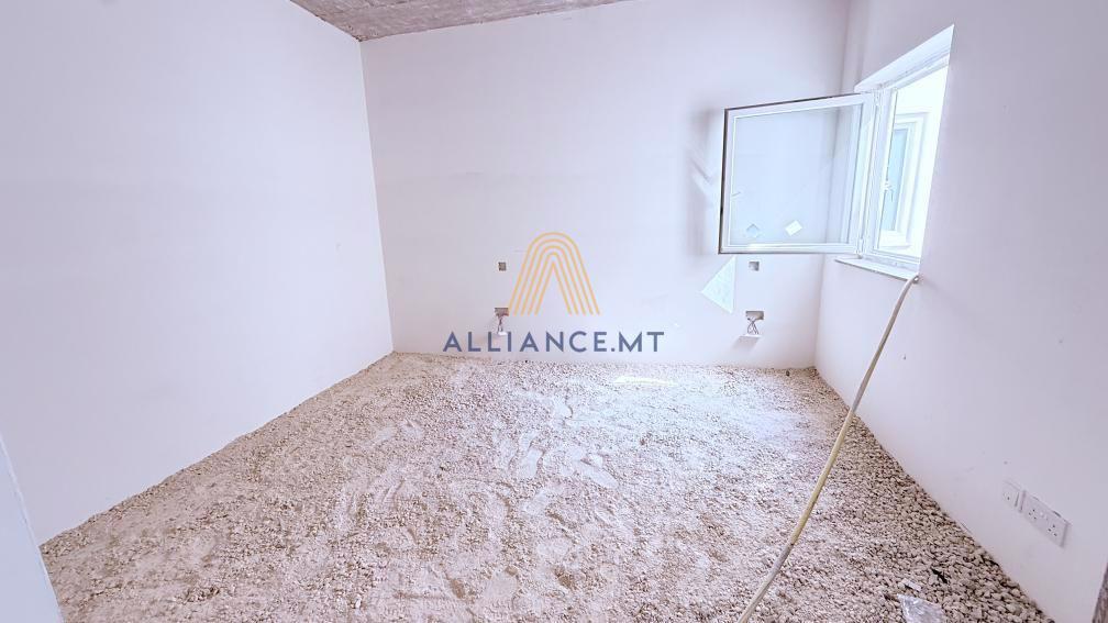 3 Bedroom Penthouse for Sale in Attard — Attard, Malta — photo 2