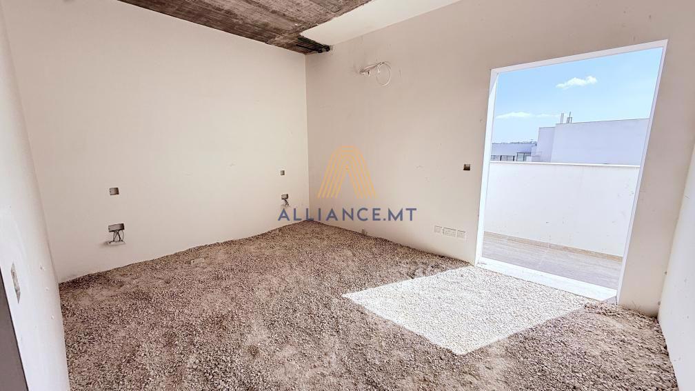 3 Bedroom Penthouse for Sale in Attard — Attard, Malta — photo 3