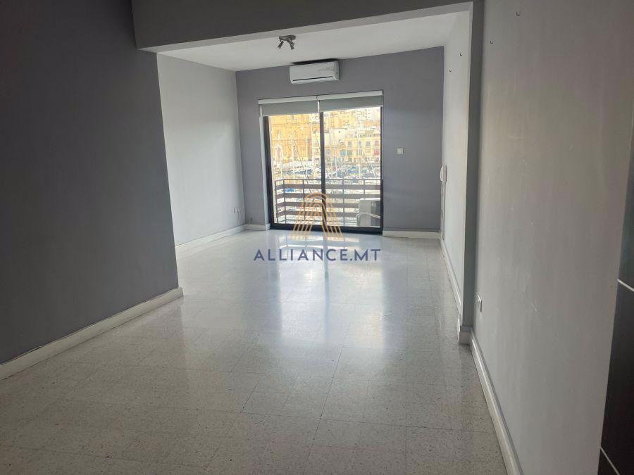2 Bedroom Apartment for Rent in Pieta — Pieta, Malta — photo 4