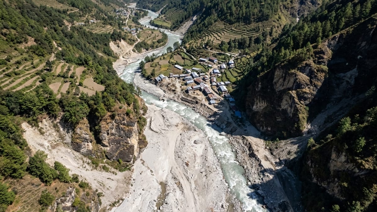 Himalayan flood kills 1,003 as glacial lake risk widens
