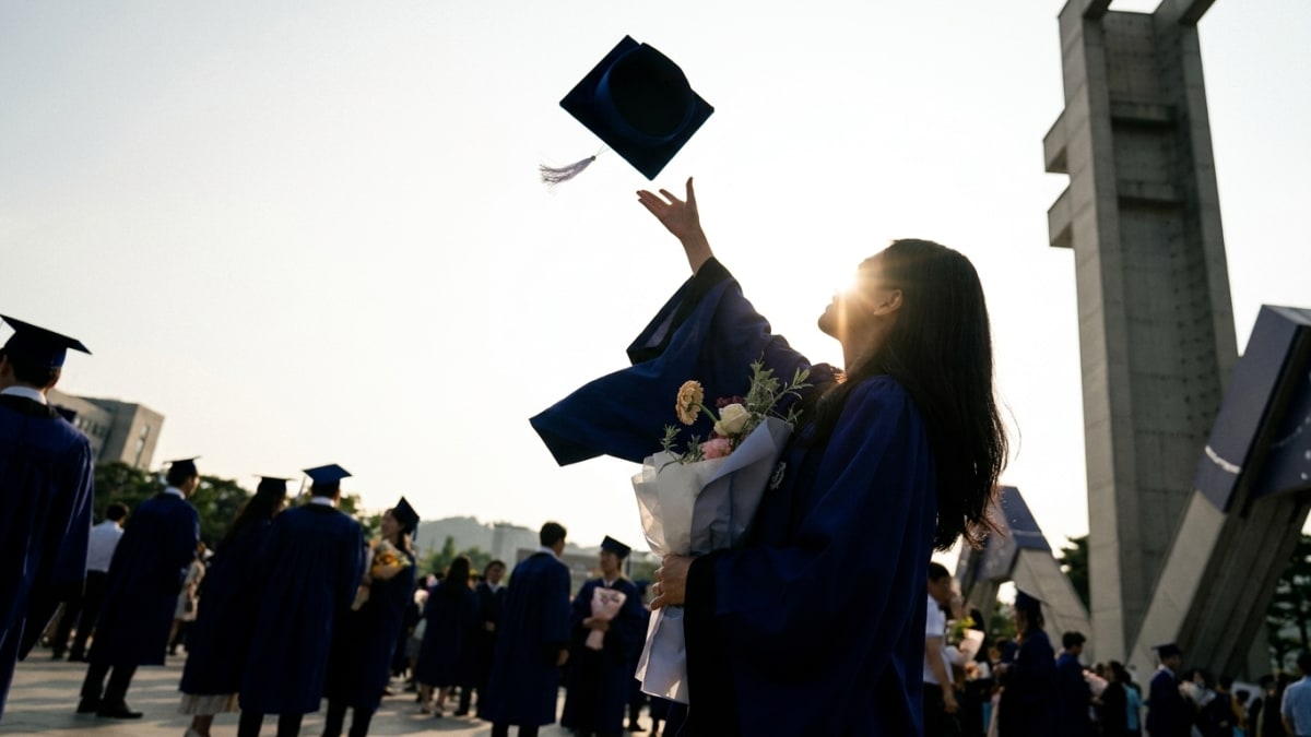 Seoul university hides anti-deepfake pixels in 5,800 graduation photos