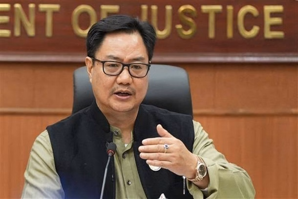 ભાજપનો રાહુલ ગાંધી પર પલટવાર: મત ચોરીના આક્ષેપો ખોટા, થાઇલેન્ડ-કંબોડિયામાં છુપાઈને જાય છે, એટમ બોમ્બ ફૂટતો કેમ નથી?