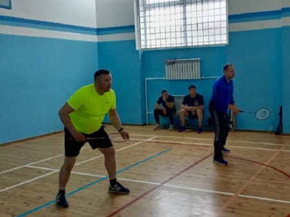 В Магадане состоялись соревнования по бадминтону среди сотрудников полиции