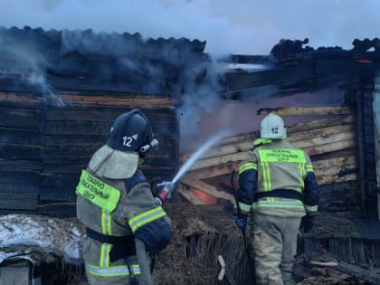 Пожарные ликвидировали загорание частной бани в Магадане