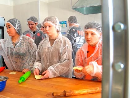 Расстегай с брусникой приготовили магаданские школьники