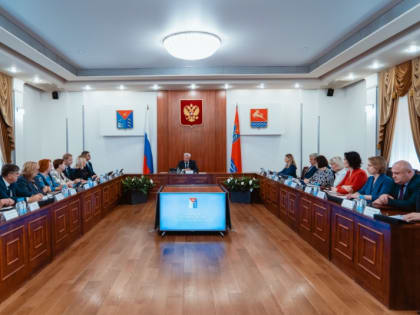 Заседание правительства Магаданской области под руководством губернатора Носова