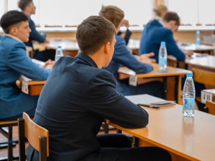 Специалисты Центра занятости населения провели профориентационные уроки со школьниками