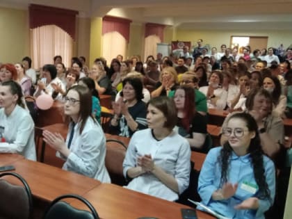 Награждения, подарки и поздравления: День медсестры отметили в МОБ