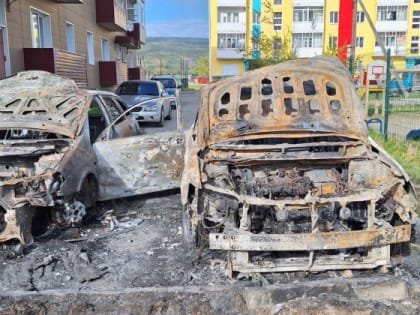 В отношении колымчанина, устроившего пожар в салоне автомобиля, возбуждено уголовное дело