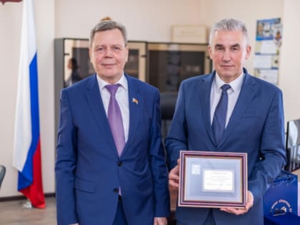 Сергей Абрамов представил кандидатуру Юрия Дмитриенко для назначения на должность председателя Контрольно-счетной палаты Колымы