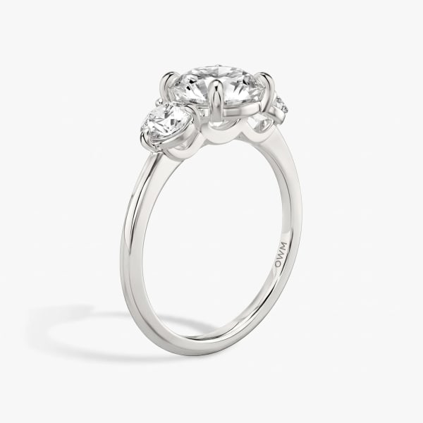 Three Stone Ring — Round