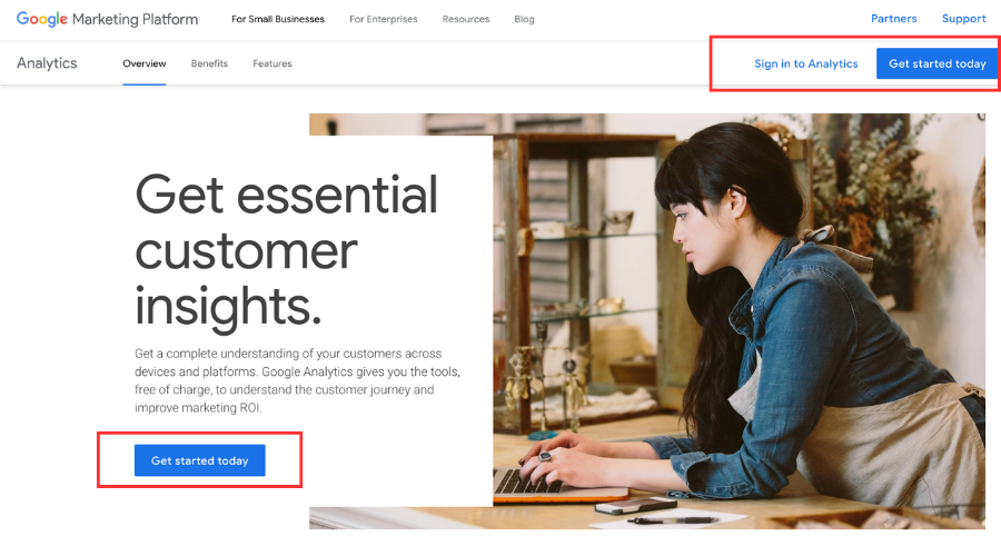 Person at computer using Google Analytics