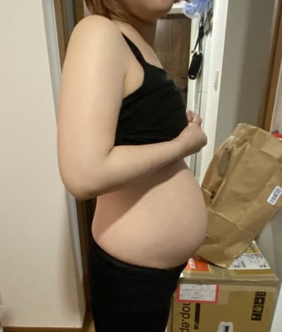 Mum's belly on the 24th week
