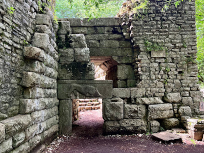 Porta e Luanit