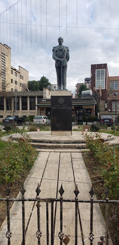 Busti i Ahmet Zogut