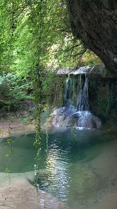 Ujëvara dhe Shpella e Masharit