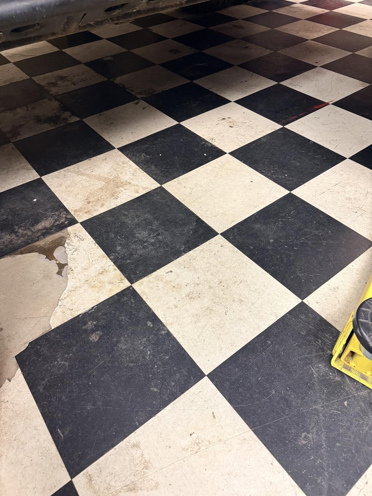 Tiles after cleaning with Ecovacs Deebot X12