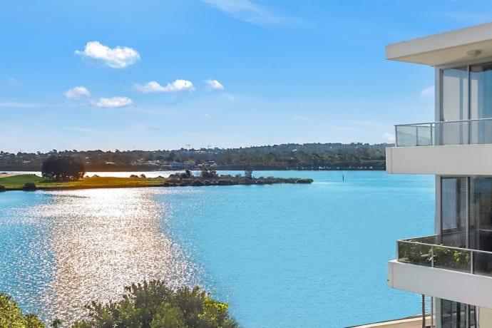 Reflections - 44 Shoreline Drive, Rhodes