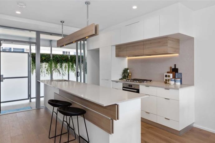 Breeze West End - 43 Ferry Road, West End