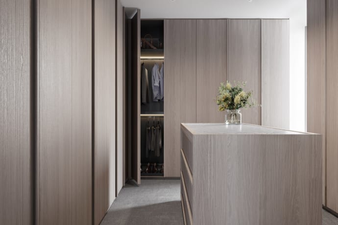 The London - 92 Beach Street, Port Melbourne