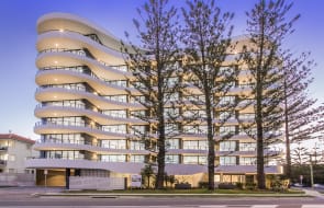 IVY95: Completed new apartments in Broadbeach 150m from the sand
