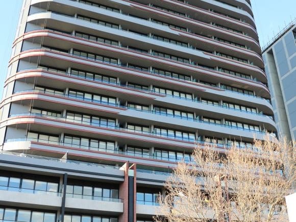 Mason Square's Hall Street build is nearing completion Melbourne's 'other' suburban skyscraper gets moving
