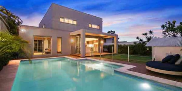 Celebrity personal trainer Shannan Ponton buys in North C&mldr;