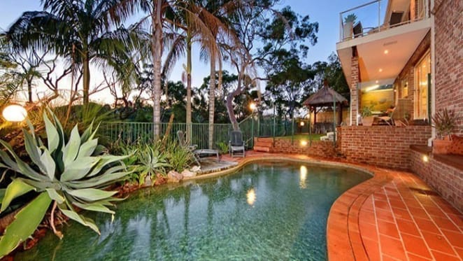 Cronulla Sharks coach Shane Flanagan auctioning longtime Bangor house