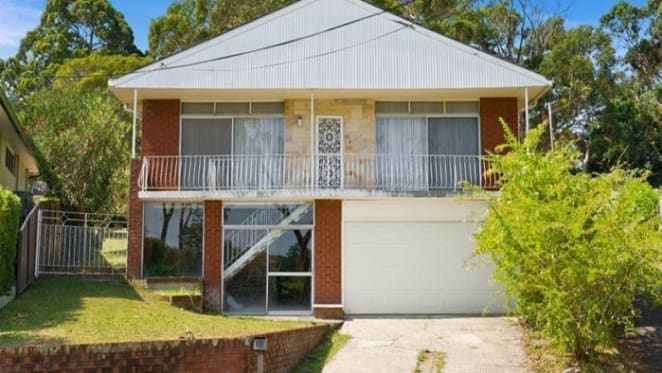Adelaide House Rules winners Carly and Leighton spend $1 million at Caringbah South
