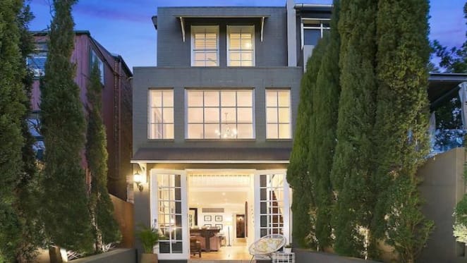 Outgoing Sydney Swans chief executive Andrew Ireland sells Centennial Park home