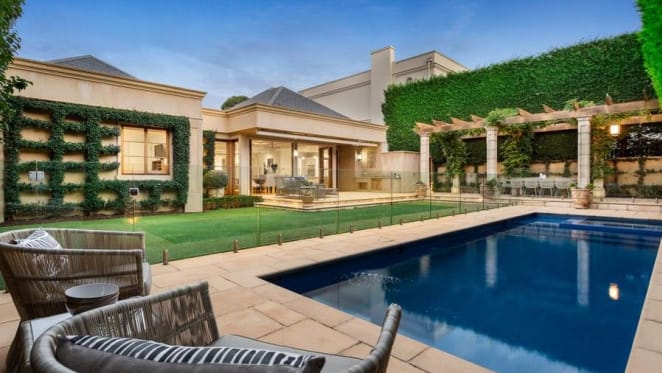 Businessman Graeme Samuel sells Toorak home to Samantha Jreissati