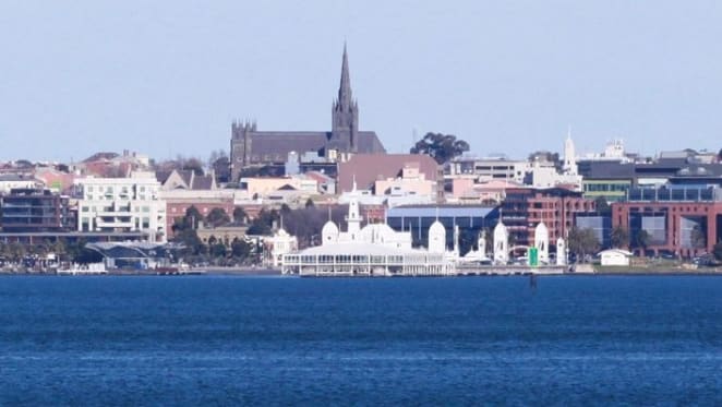 What's the point of decentralisation if everyone commutes to a capital city?