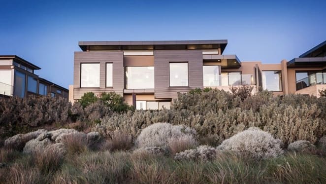 Lowe Living Aspendale apartment secures Melbourne's priciest weekend auction sale
